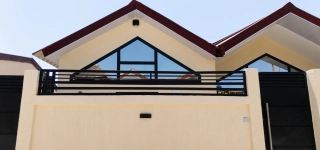 incursion-dans-la-nouvelle-maison-de-fortune-akakpo