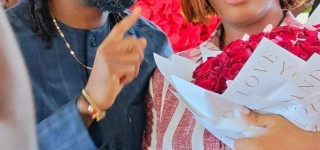 les-images-fortes-de-la-demande-en-mariage-de-serey-die-a-josey