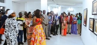vernissage-ysie-devoile-sa-vision-a-travers-sa-9eme-exposition