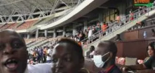 match-amical-reaction-des-supporteurs-apres-le-but-victorieux-de-amad-diallo-contre-le-burkina-faso