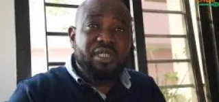le-president-de-la-jeunesse-socialiste-du-niger-sensibilise-suite-aux-violences-a-abidjan